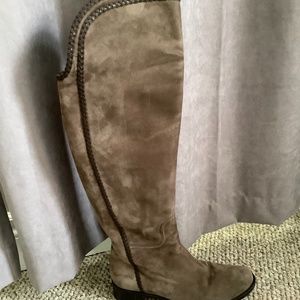 Vera Cuoio suede boots